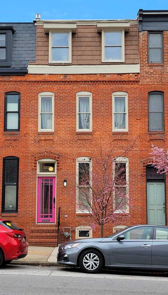 2326 E Fairmount Ave #1 - Photo 2 of 20