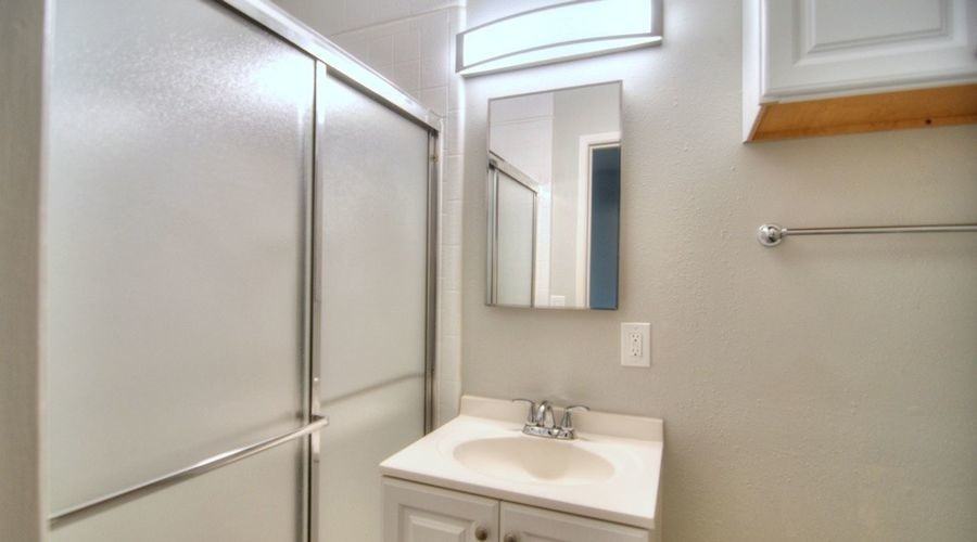 2240 Angela Ct #05 - Photo 3 of 8