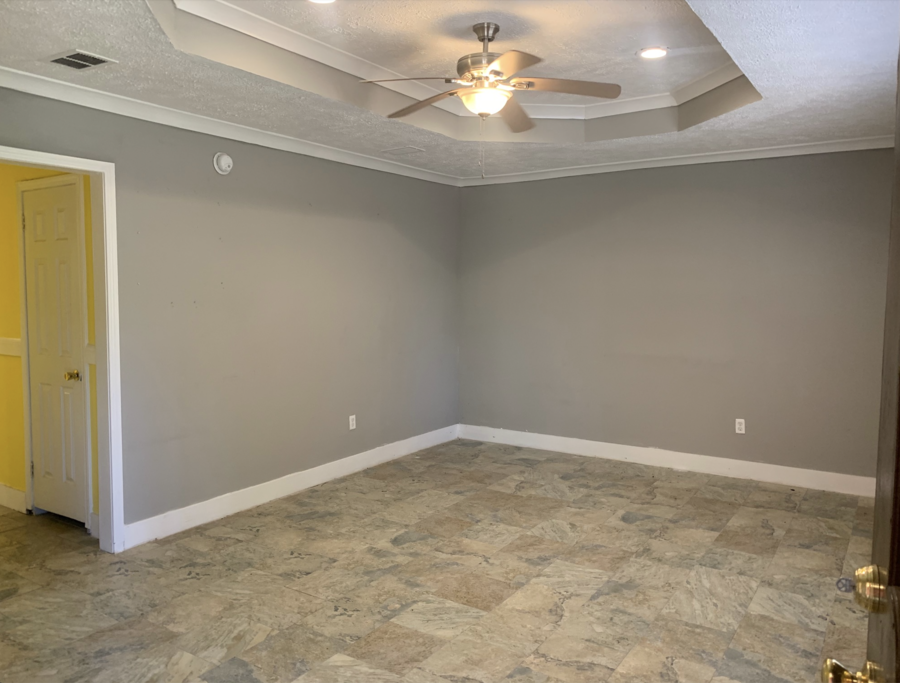 715 Kirkley Dr - Photo 2 of 5