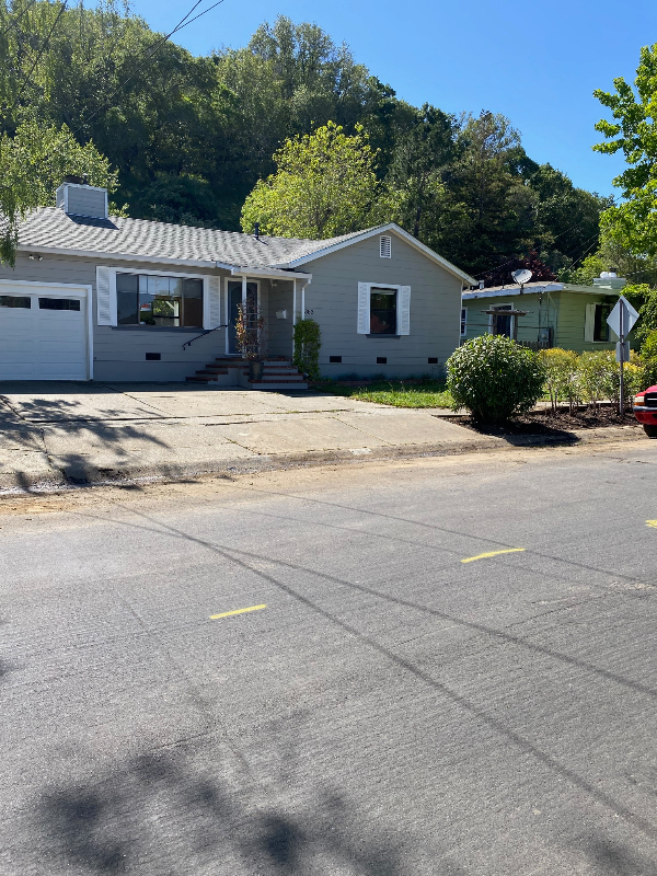 363 Irwin St - Photo 2 of 11