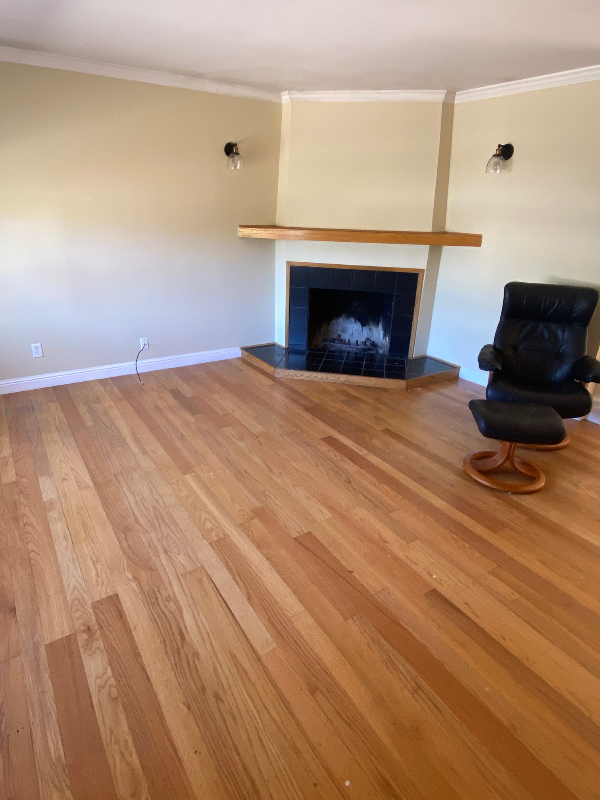 363 Irwin St - Photo 3 of 11