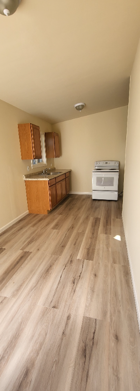 25061 Joyce St - Photo 2 of 7