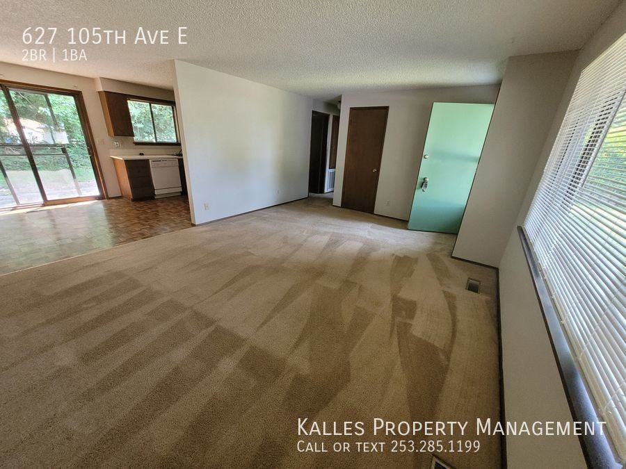 627 105th Ave E - Photo 3 of 9