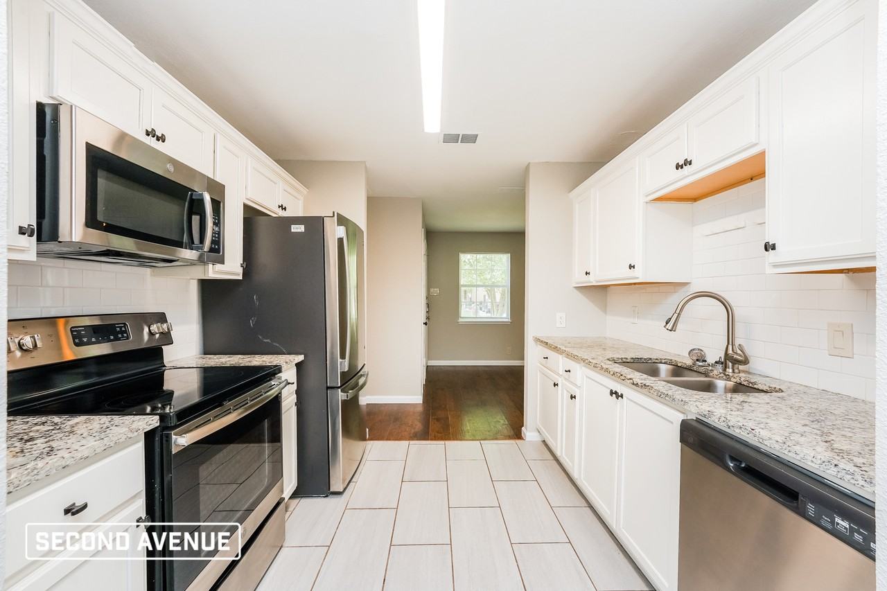 1819 Barlow Ave - Photo 4 of 16
