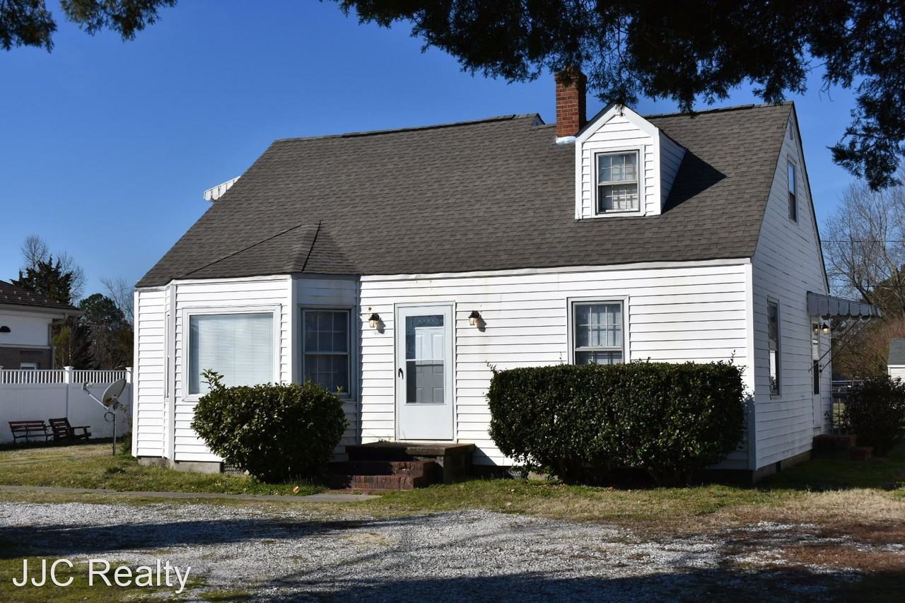 15637 Warwick Blvd - Photo 2 of 24