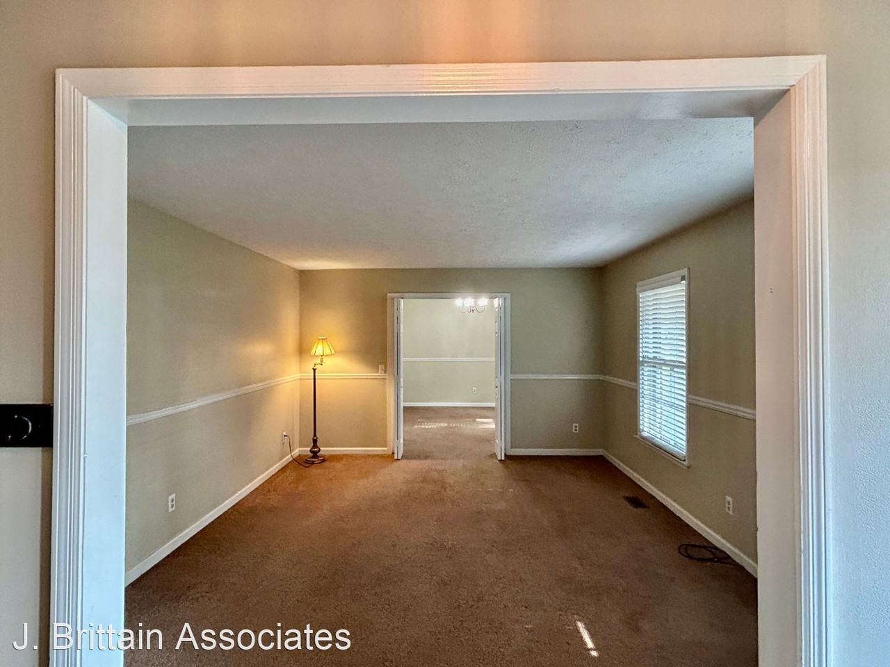 473 Moana Dr - Photo 3 of 20