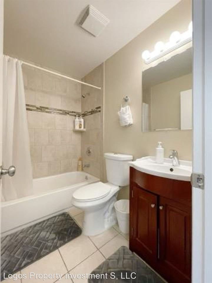 1008 Woodside - Photo 3 of 15