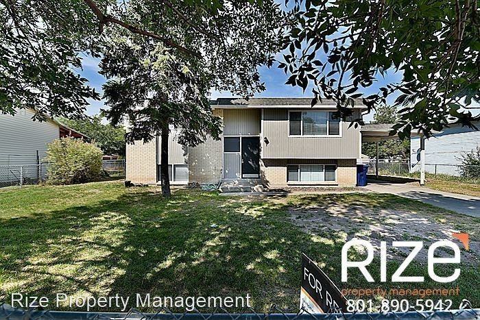 3244 S Oriole Way - Photo 2 of 20