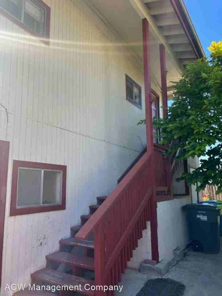 1066 8th Ave - Photo 3 of 13