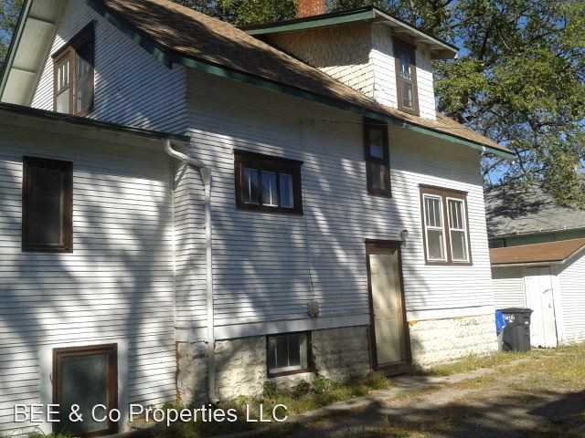 1041 14th St N - Photo 2 of 22