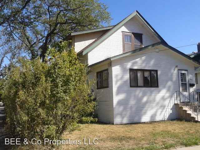 1041 14th St N - Photo 3 of 22