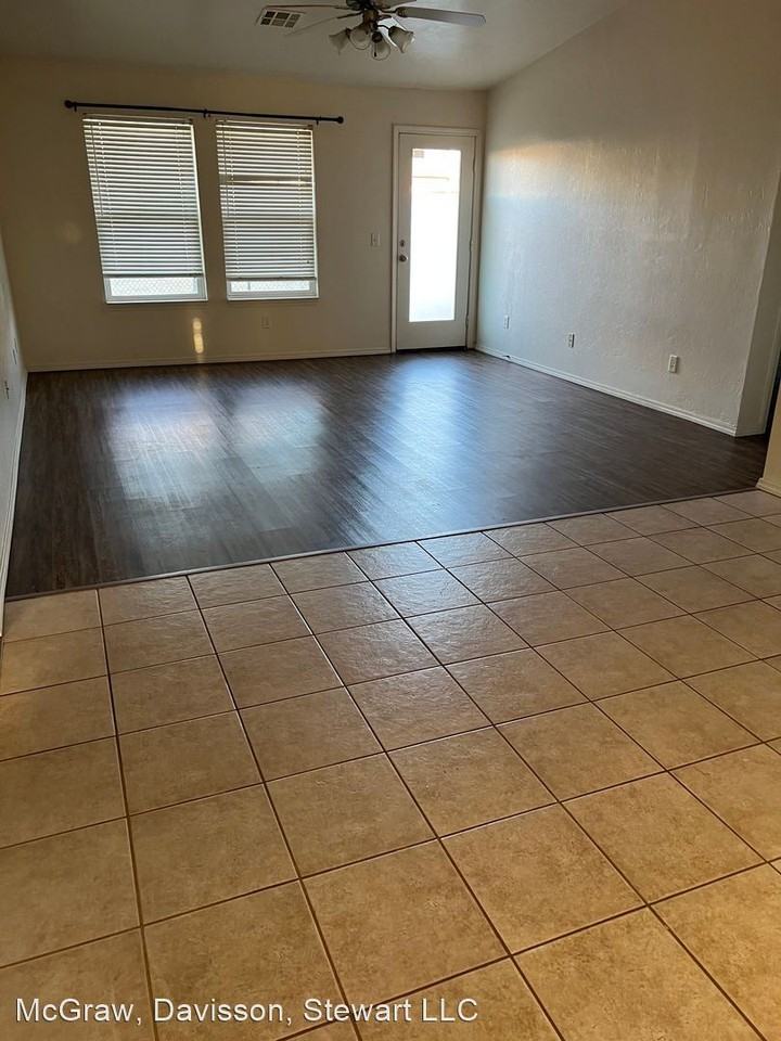 2700 Four Oclock Dr - Photo 3 of 12