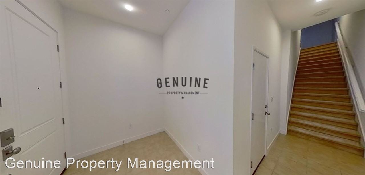 1060 S Harbor Blvd #4 - Photo 3 of 28