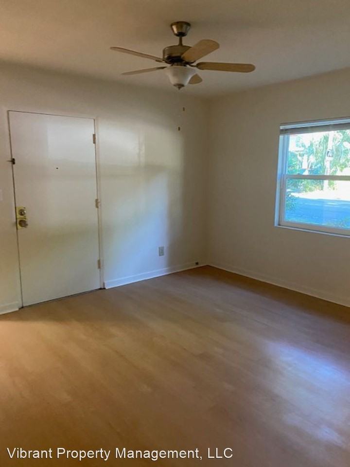 823 Se 4th Ave - Photo 2 of 14