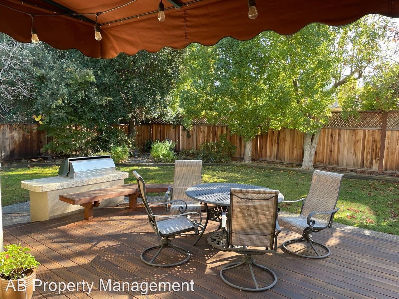 591 Sleeper Ave - Photo 3 of 23