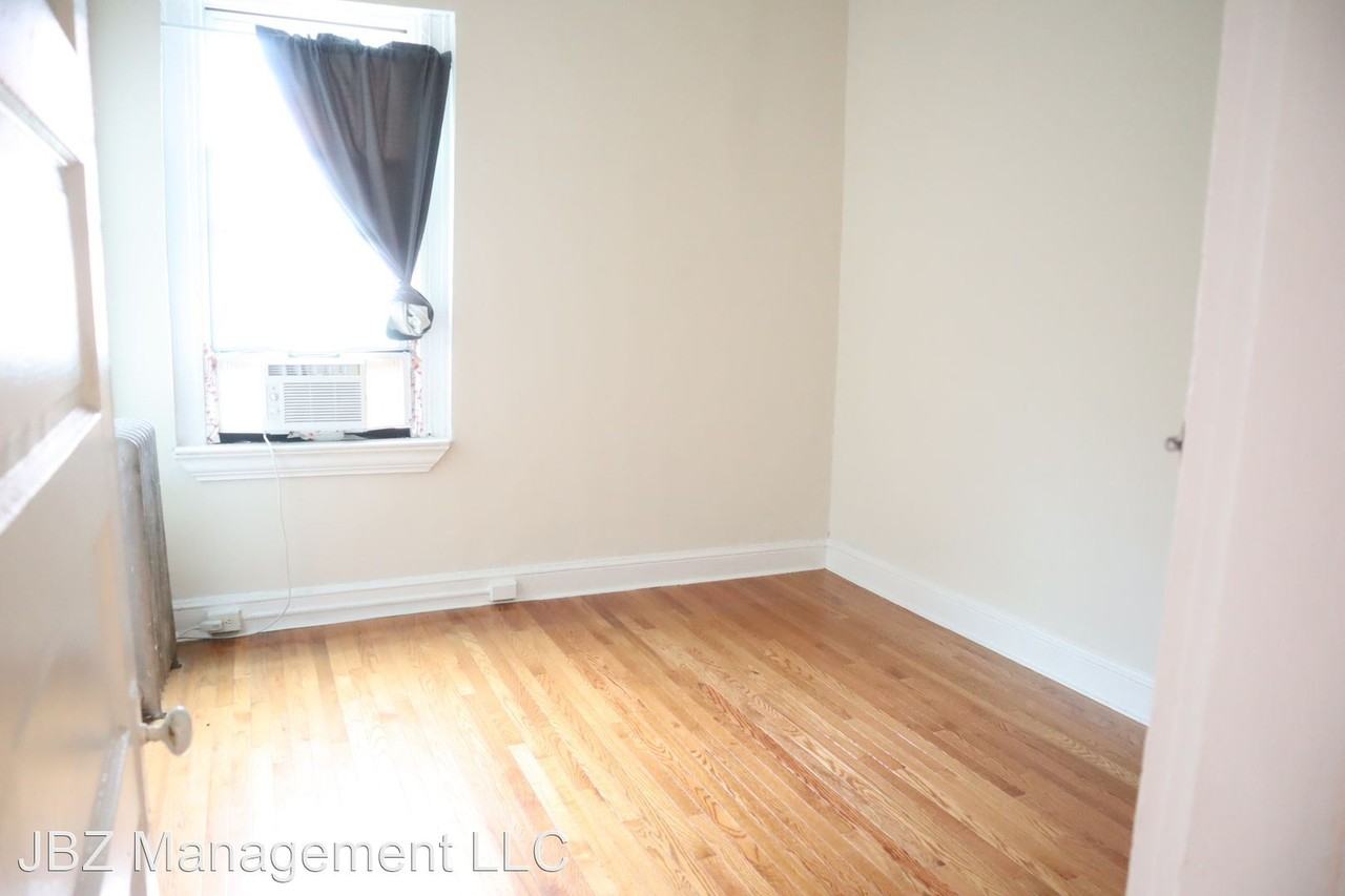 28 E. Mt Vernon Place - Photo 2 of 8