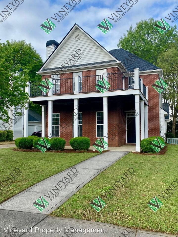 3325 Chastain Landings Ct - Photo 3 of 35