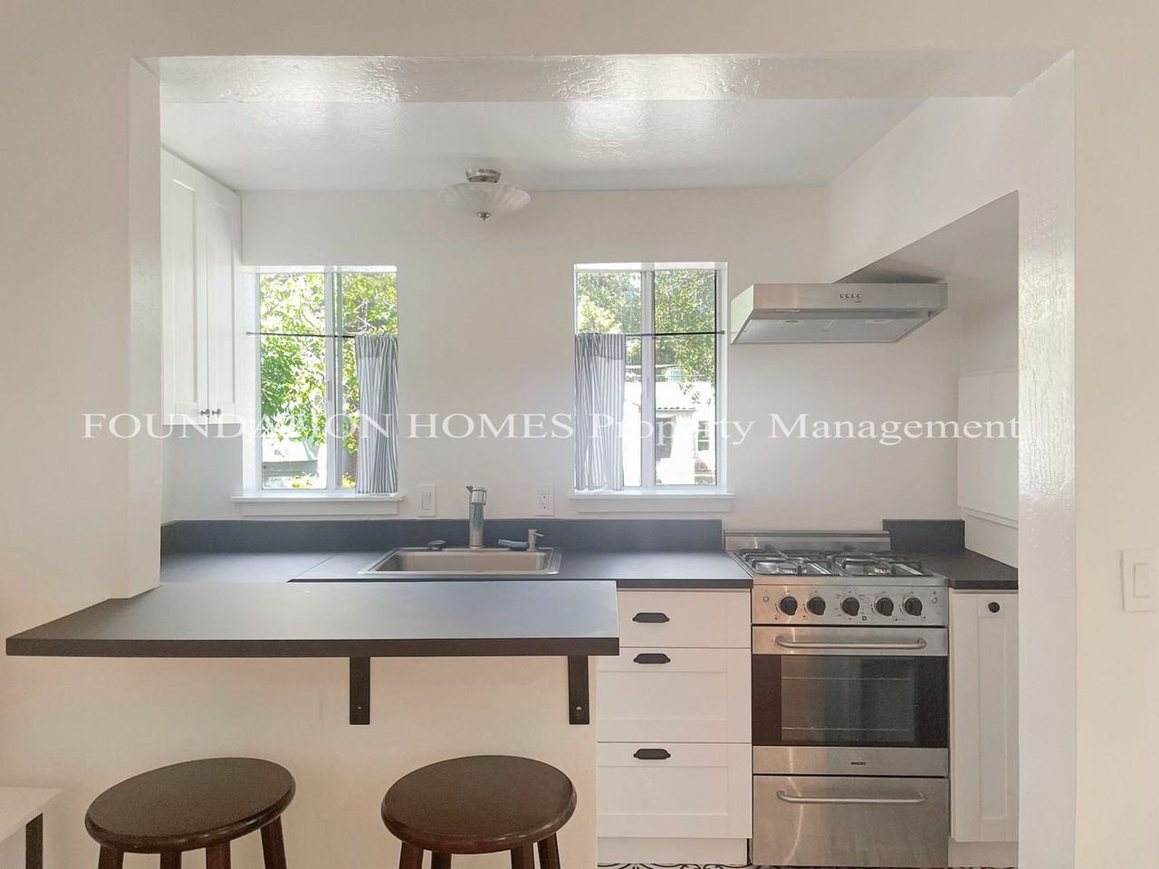 250 C St #A - Photo 2 of 9