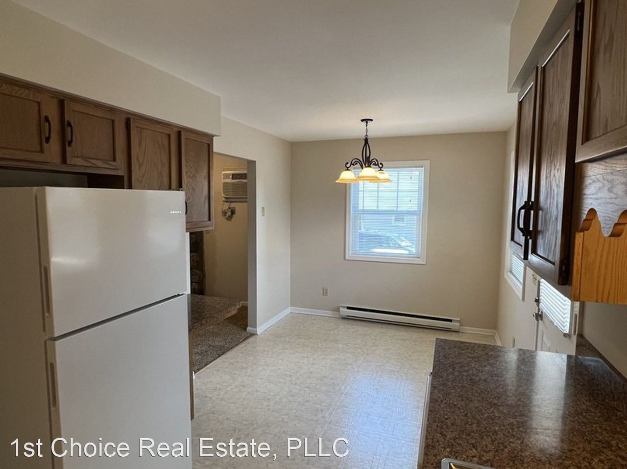 420 West St - Photo 3 of 21