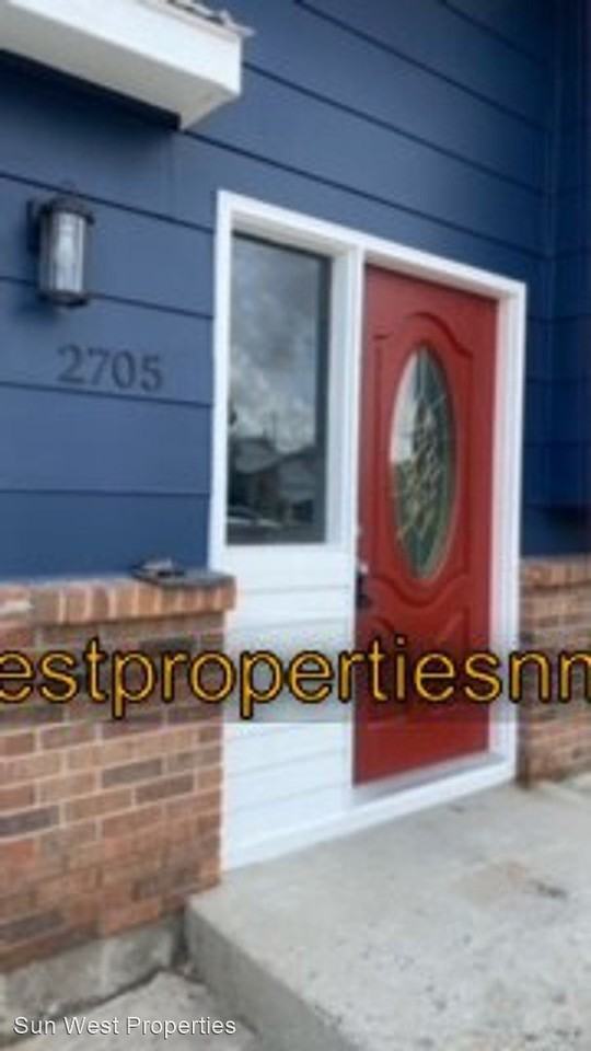 2705 E 30th St - Photo 2 of 17