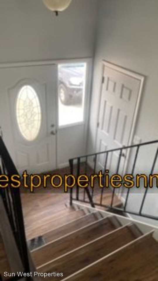 2705 E 30th St - Photo 3 of 17