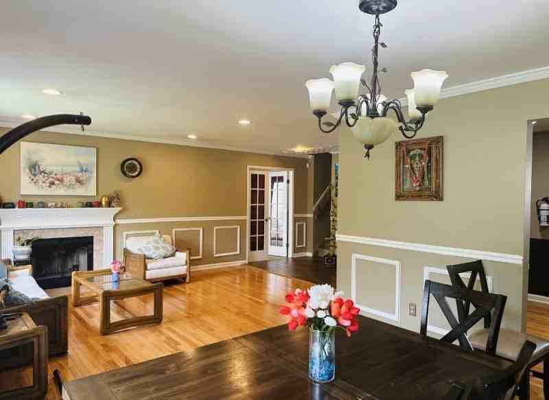 2 Russell Ct - Photo 3 of 31