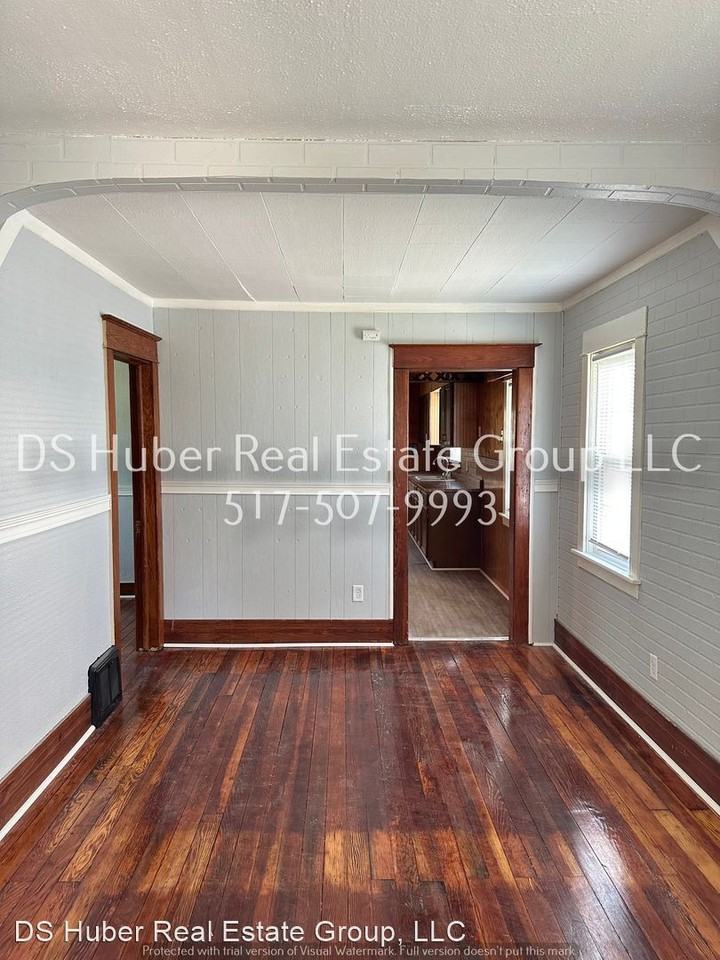 1505 Redwood St - Photo 2 of 11