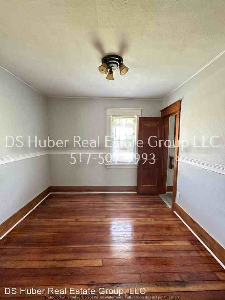 1505 Redwood St - Photo 3 of 11