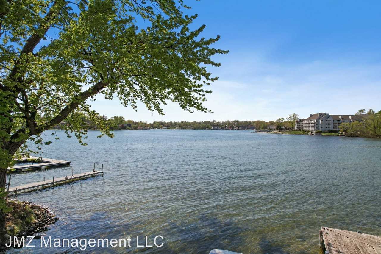 1391 Rossdale Dr - Photo 3 of 45