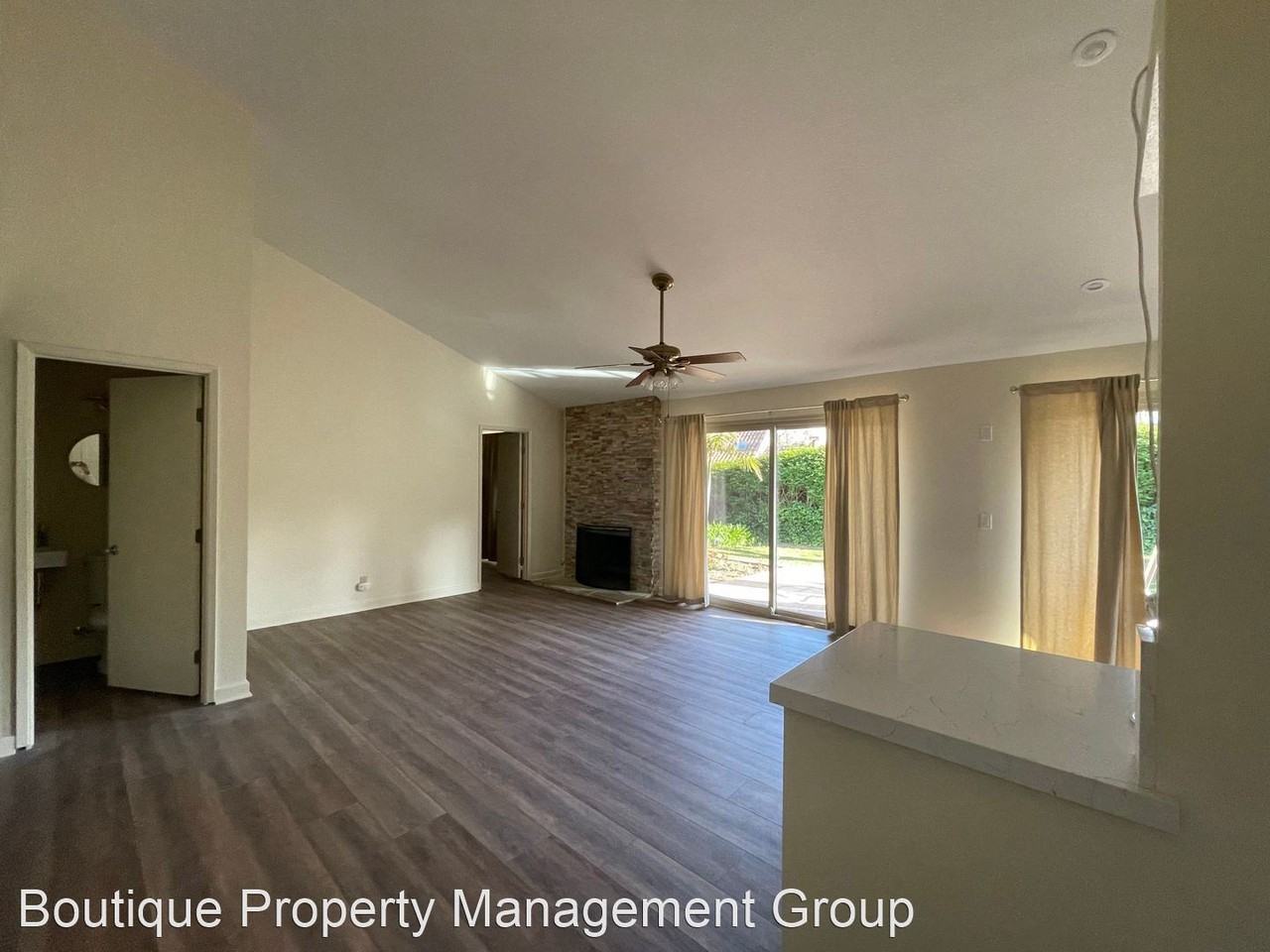 25582 Spinnaker Dr - Photo 3 of 15