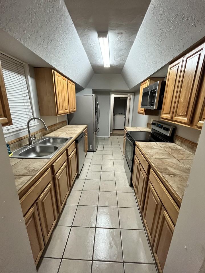 Michigan Ave - Photo 3 of 4