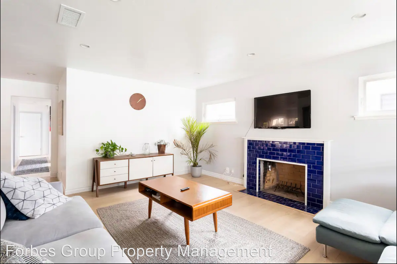 150 Wyandotte Dr - Photo 2 of 15