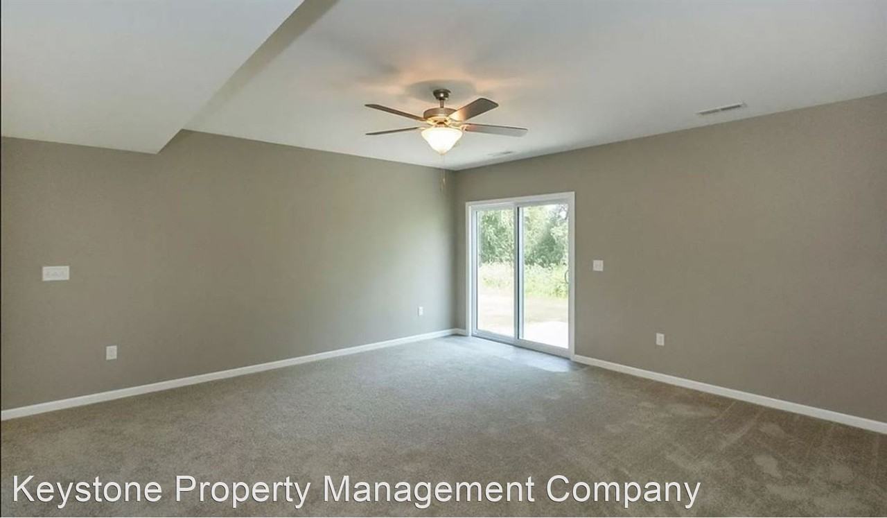 1880 Carroll Ct - Photo 2 of 13