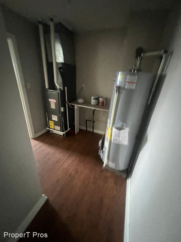 2715 Forest Avenue & 2717 Forest Avenue - Photo 2 of 7