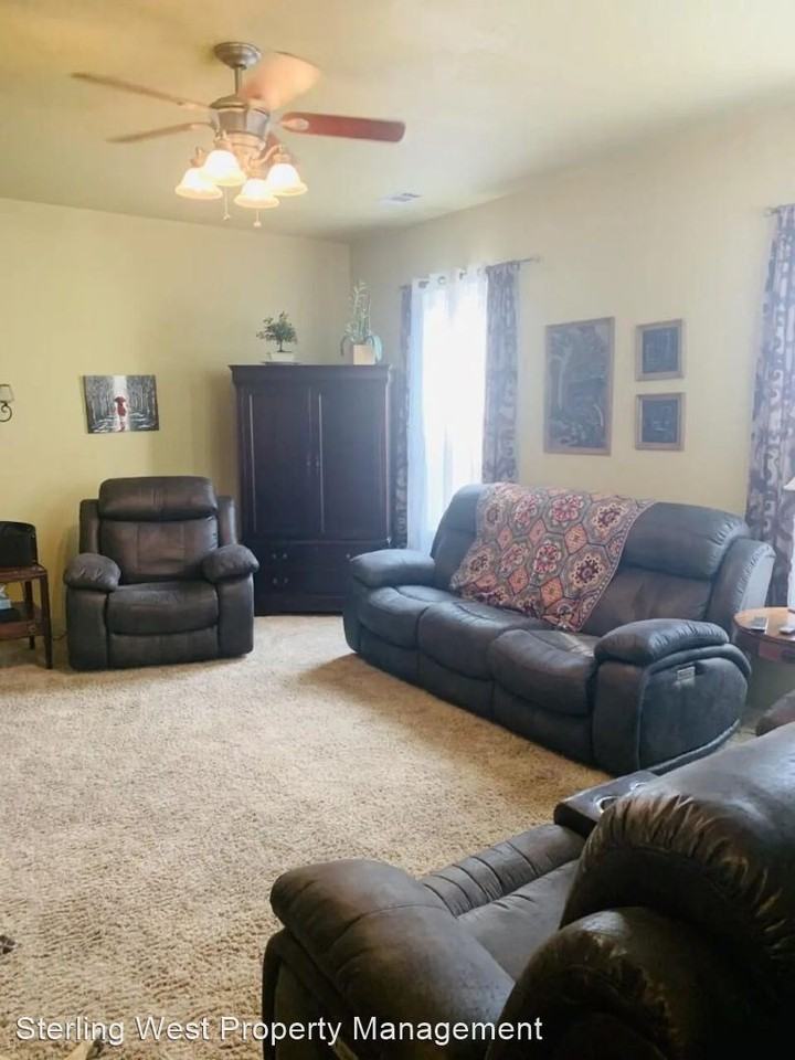 7412 Stonefield Dr - Photo 2 of 10