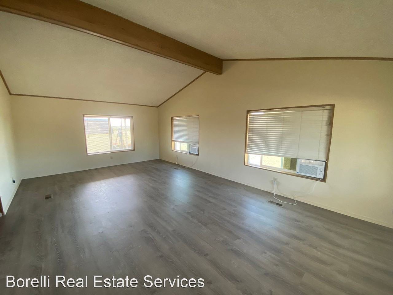 12167 N Russell Ave - Photo 3 of 13