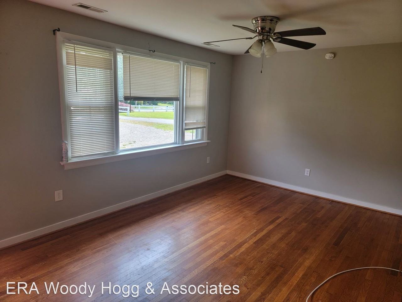 220 Henry Clay Rd - Photo 3 of 12
