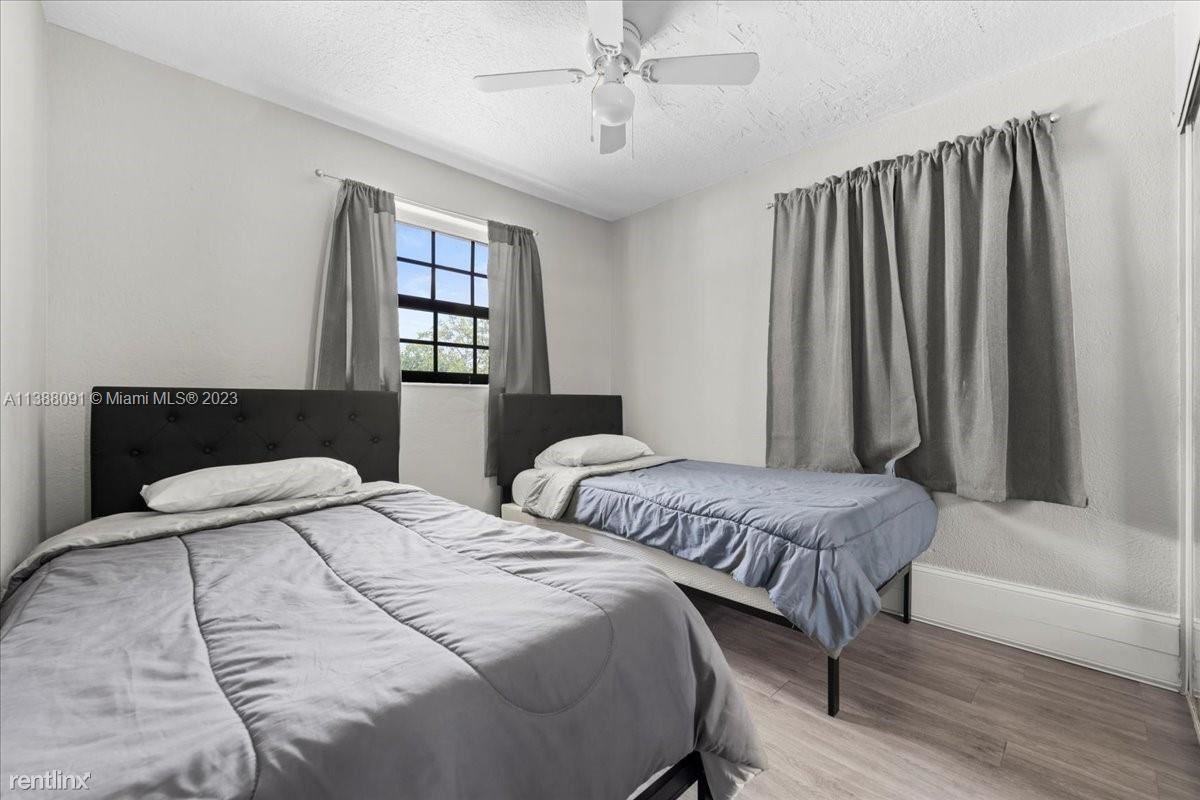 3700 Sw 16th St - Photo 2 of 10