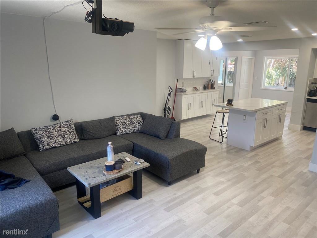 3321 Sw 16th Ct - Photo 3 of 10