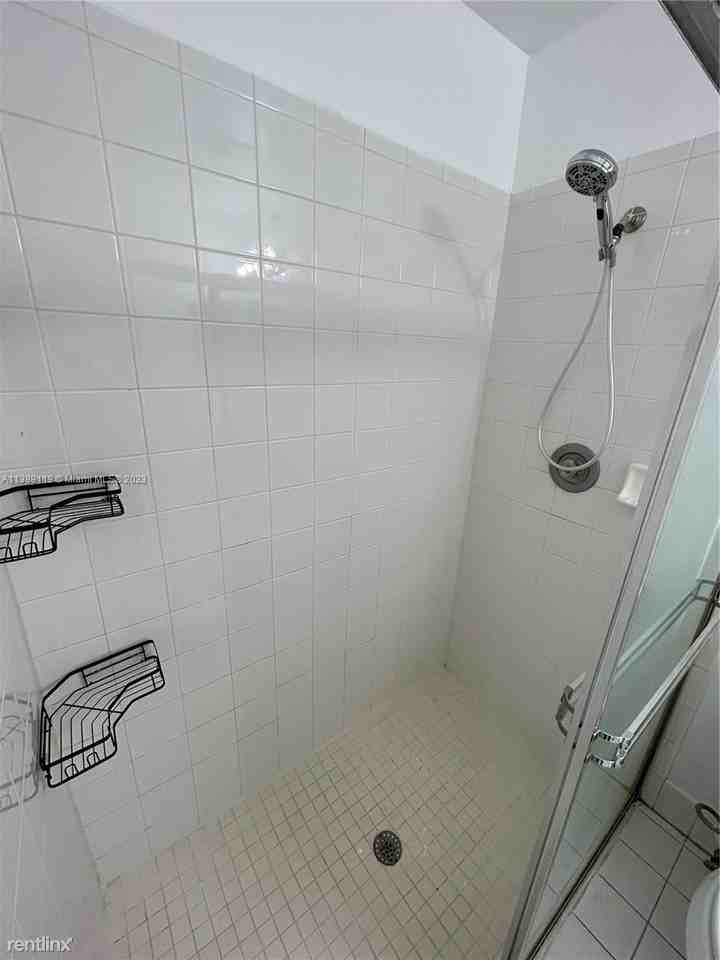 18427 Nw 11th St - Photo 2 of 16