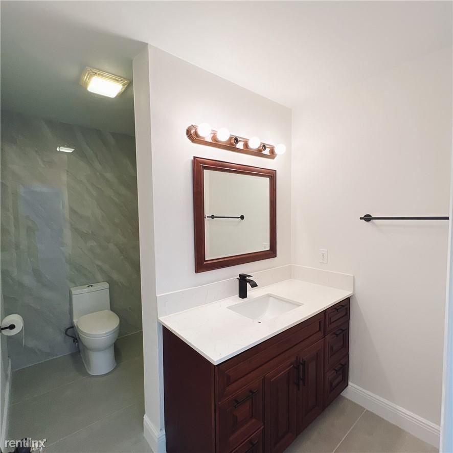 211 Sw 17th St - Photo 2 of 10