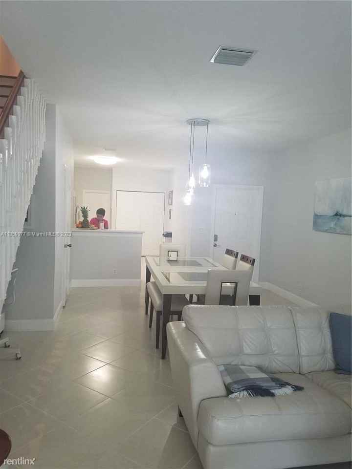 2132 Bahia Ln - Photo 2 of 16