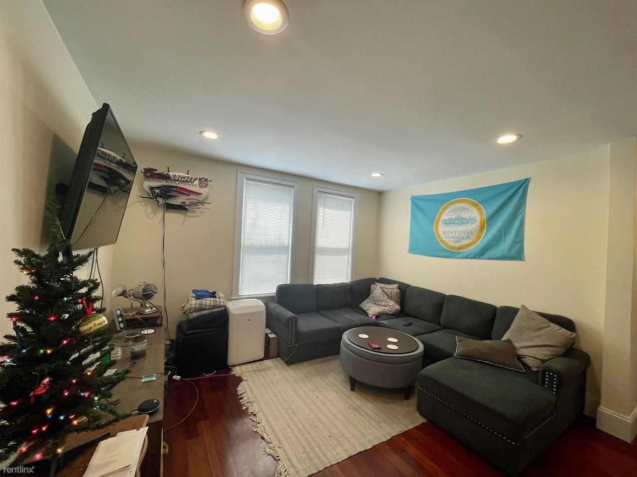 143 L St - Photo 2 of 12
