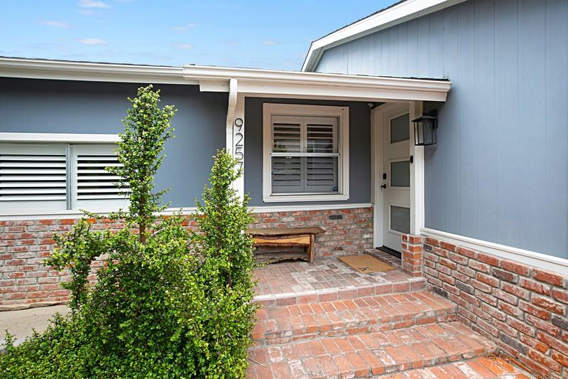 9257 Brookside Ct - Photo 2 of 20