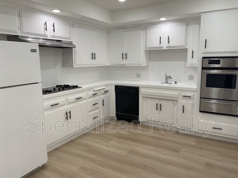 322 E Dryden St - Photo 4 of 11