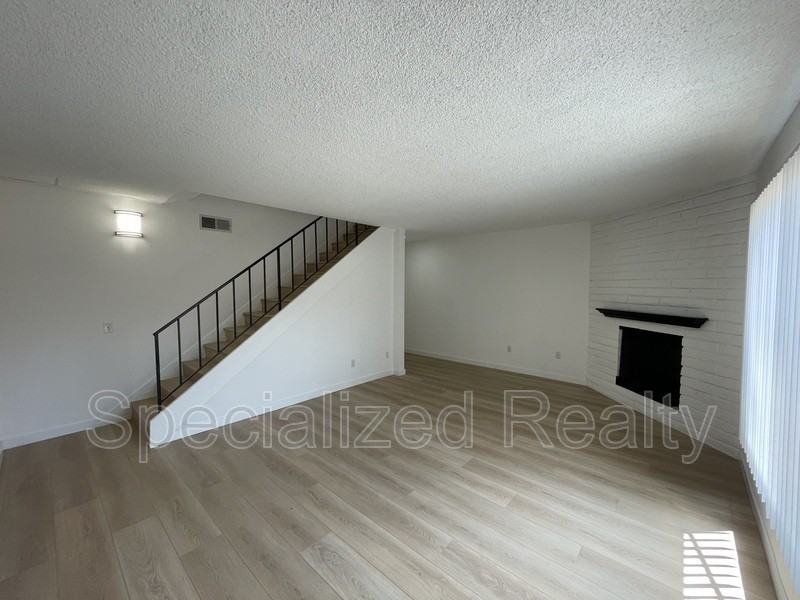 322 E Dryden St - Photo 2 of 11