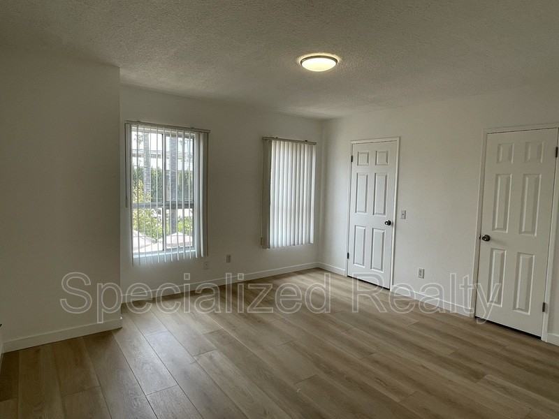 322 E Dryden St - Photo 6 of 11