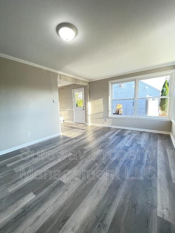 208 Knight Ave - Photo 3 of 16