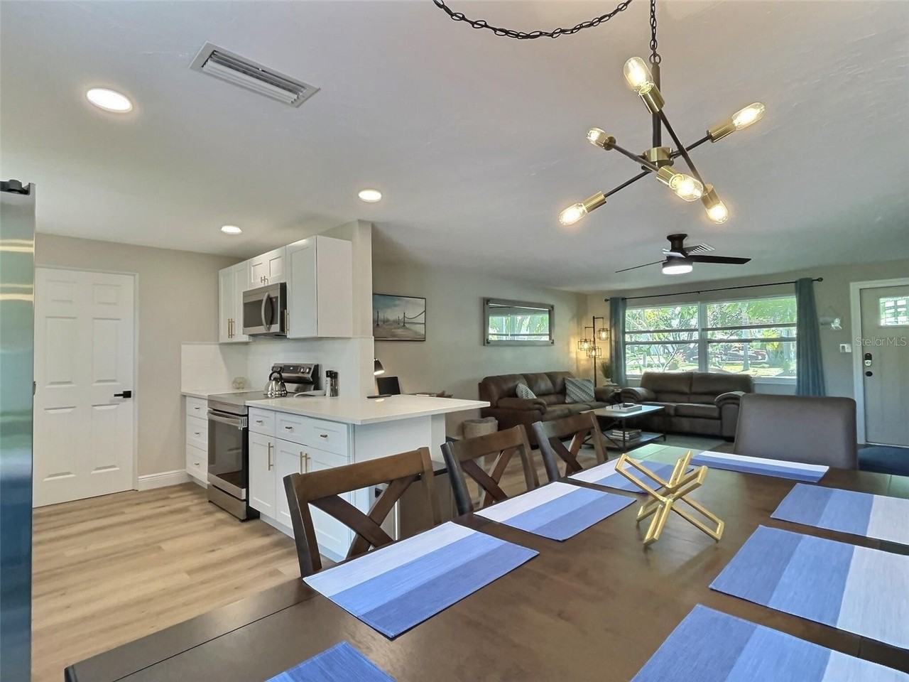 4658 Maceachen Blvd - Photo 4 of 35