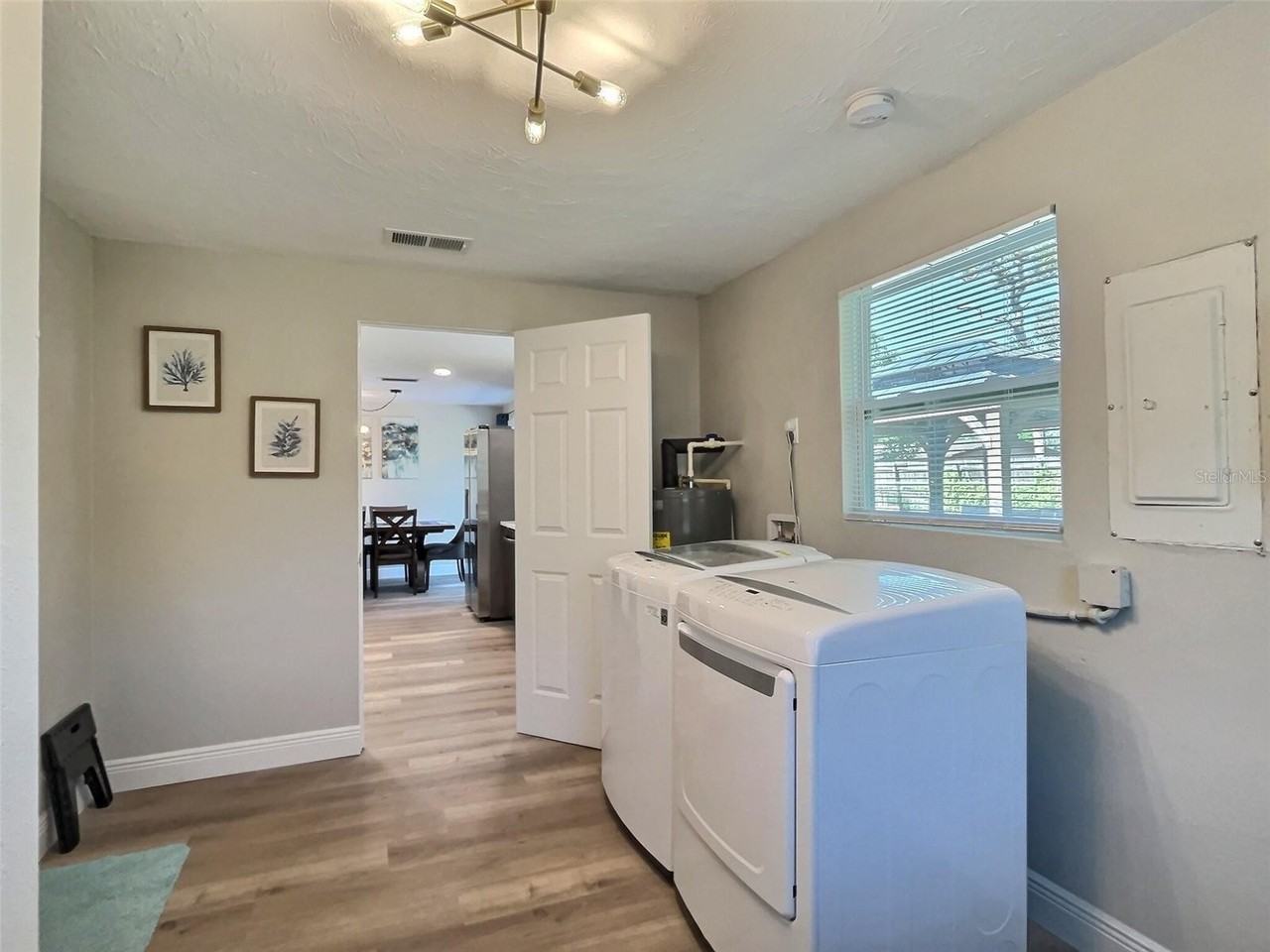 4658 Maceachen Blvd - Photo 6 of 35